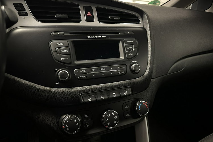 Cee'd Kia Ceed 1.4 MPI EMOTION Kombi Po Opłatach Gwarancja zdjęcie 8