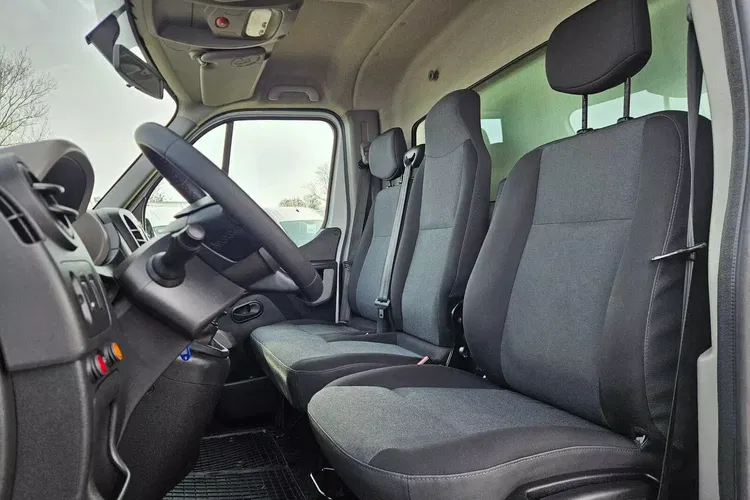Renault Master Kontener 8 ePAL 52999zł NETTO 2.3 dCi/170KM zdjęcie 17