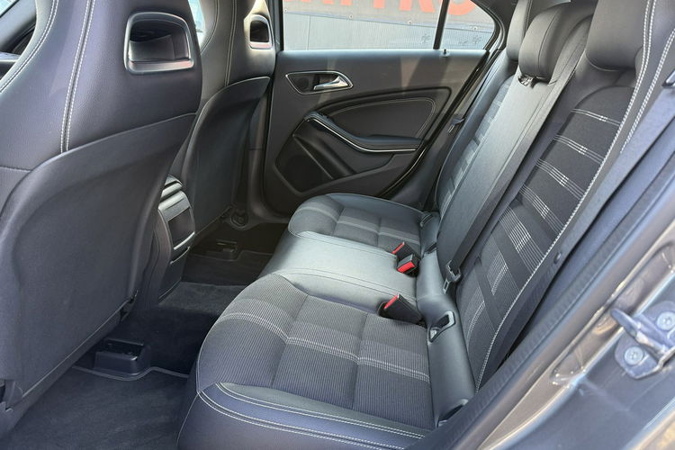 Mercedes A 200 AUTOMAT. ASYSTENT. 1.6 BEN. NISKI PRZEBIEG. PÓŁ-SKÓRA. GRZANE FOTELE zdjęcie 10