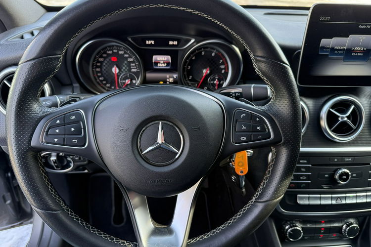 Mercedes A 200 AUTOMAT. ASYSTENT. 1.6 BEN. NISKI PRZEBIEG. PÓŁ-SKÓRA. GRZANE FOTELE zdjęcie 17