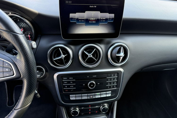 Mercedes A 200 AUTOMAT. ASYSTENT. 1.6 BEN. NISKI PRZEBIEG. PÓŁ-SKÓRA. GRZANE FOTELE zdjęcie 21