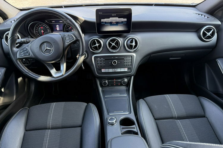Mercedes A 200 AUTOMAT. ASYSTENT. 1.6 BEN. NISKI PRZEBIEG. PÓŁ-SKÓRA. GRZANE FOTELE zdjęcie 29