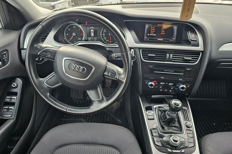 Audi A4 zdjęcie 14