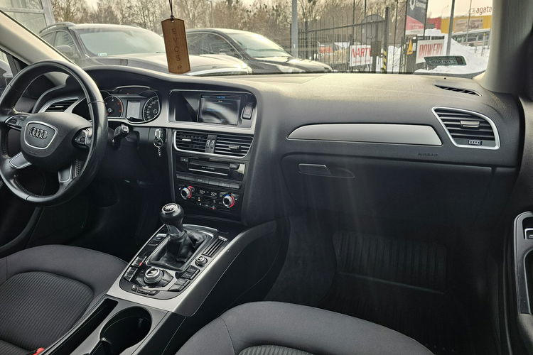 Audi A4 zdjęcie 18
