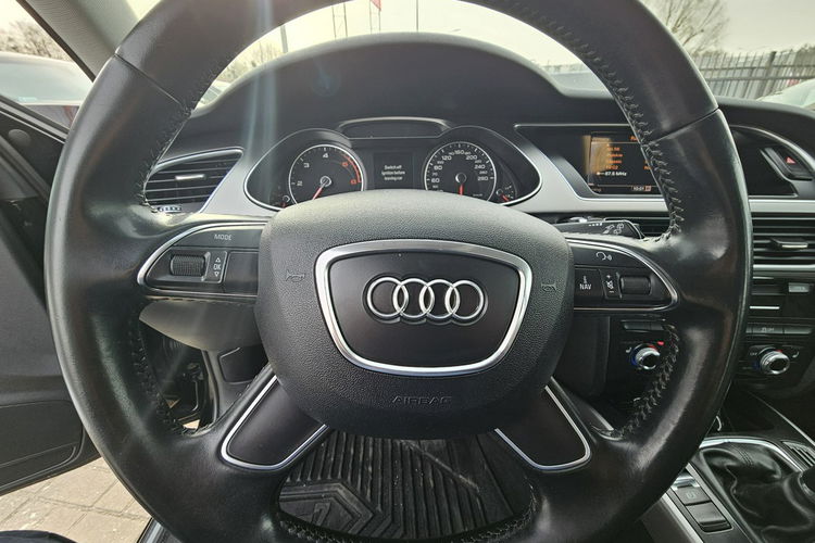 Audi A4 zdjęcie 23