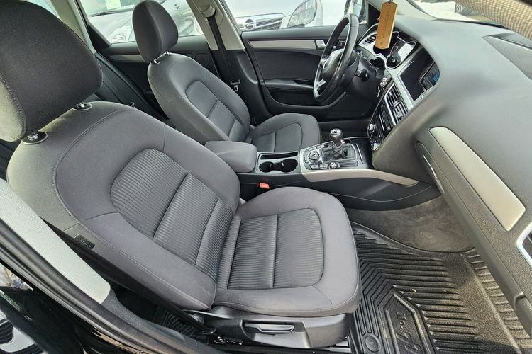 Audi A4 zdjęcie 29