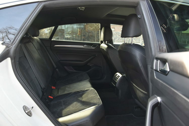Volkswagen Arteon R-line 2.0TDi DSG 2019r. FullLED Panorama Kamera Virtual el klapa zdjęcie 14