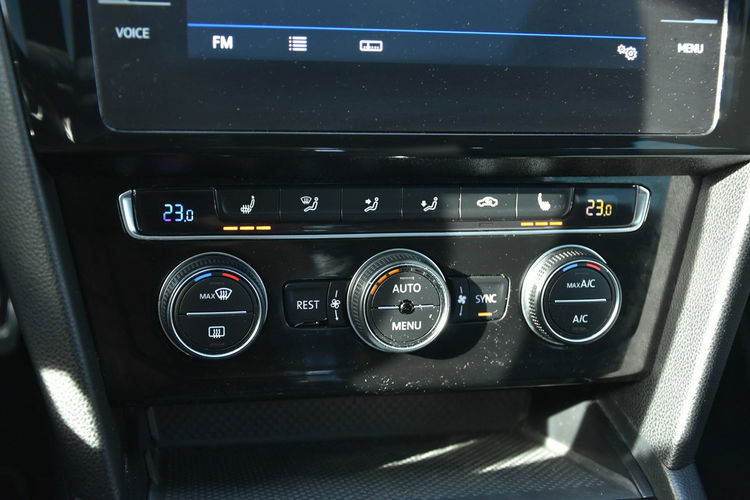 Volkswagen Arteon R-line 2.0TDi DSG 2019r. FullLED Panorama Kamera Virtual el klapa zdjęcie 28