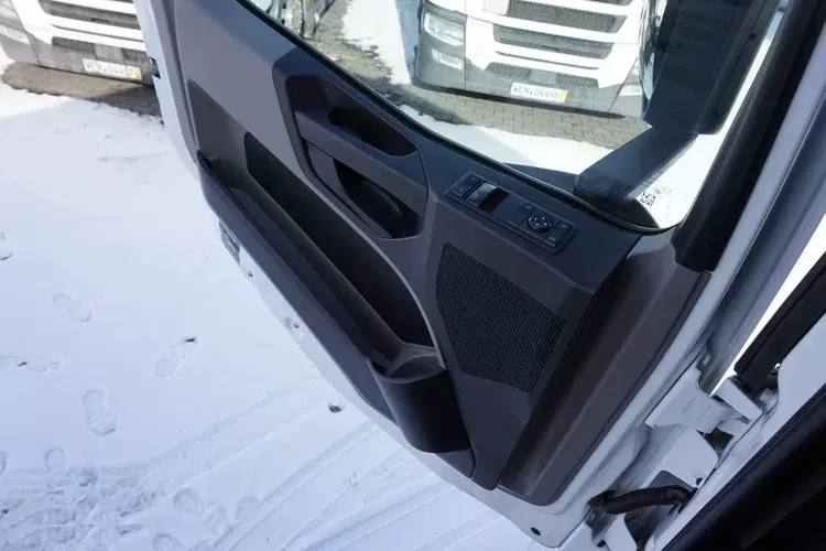 Mercedes / ANTOS / 1830 / EURO 6 / KONTENER + WINDA / 19 PALET zdjęcie 32