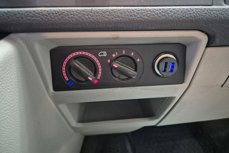 Transporter Volkswagen TRANSPORTER T6 LONG / 4X4 / MANUAL / EURO6 / 4MOTION zdjęcie 32