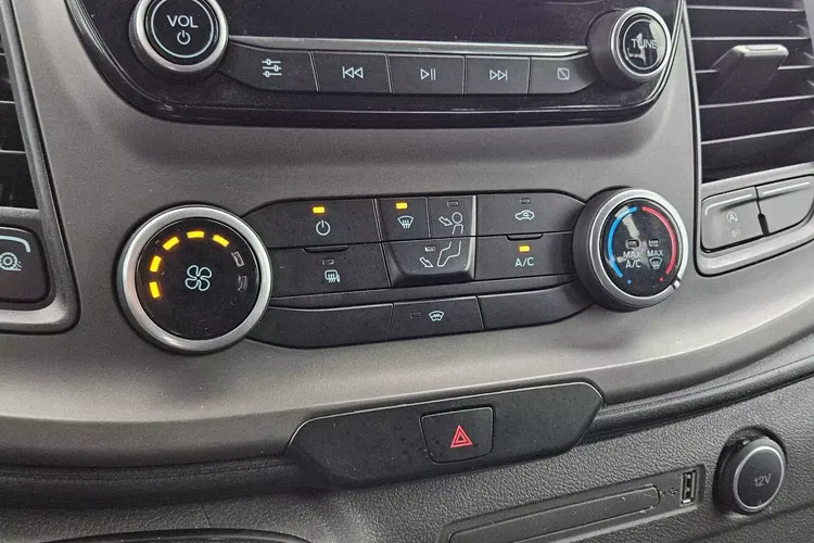 Ford transit L3H2 84999zł NETTO Brygadówka 6 osób 2.0TdCi/170KM zdjęcie 30