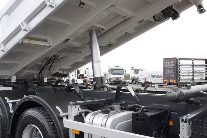 Mercedes AROCS / 2645 / E 6 / WYWROTKA + HDS / 6 X 4 / HYDROBURTA / ŁYŻKA / WIDŁY zdjęcie 17