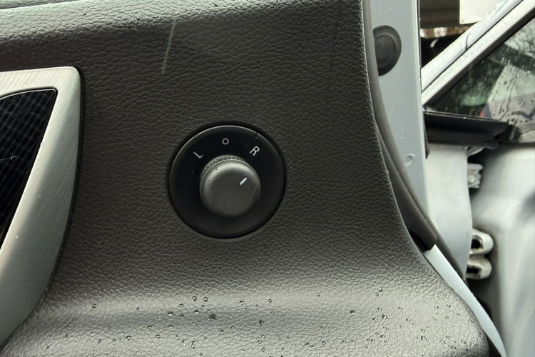 Opel Astra GTC, PDC 2x, Podgrz. fotele, Ele szyby, Ele lusterka, 2 kpl. kół zdjęcie 16