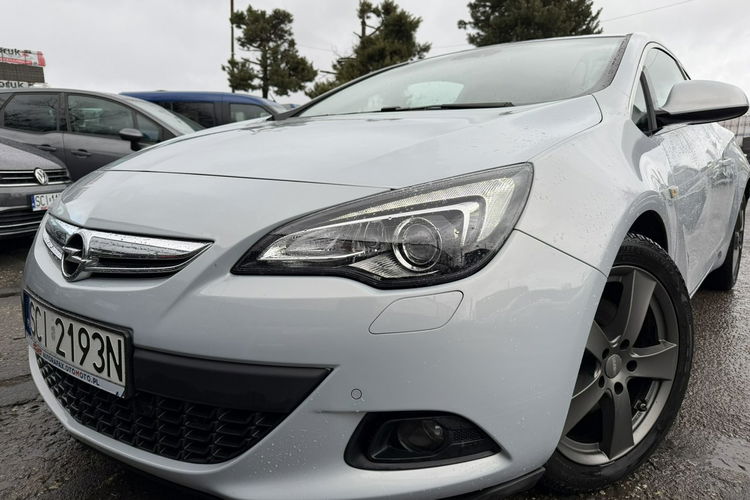 Opel Astra GTC, PDC 2x, Podgrz. fotele, Ele szyby, Ele lusterka, 2 kpl. kół zdjęcie 2