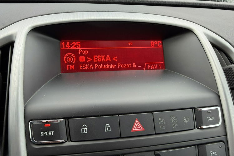 Opel Astra GTC, PDC 2x, Podgrz. fotele, Ele szyby, Ele lusterka, 2 kpl. kół zdjęcie 20