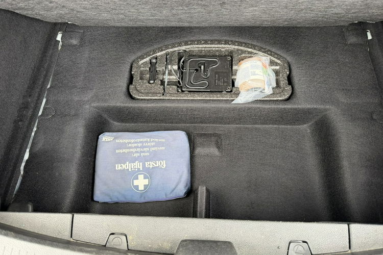 Opel Astra GTC, PDC 2x, Podgrz. fotele, Ele szyby, Ele lusterka, 2 kpl. kół zdjęcie 27