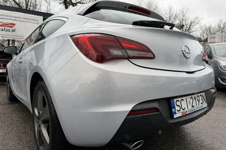 Opel Astra GTC, PDC 2x, Podgrz. fotele, Ele szyby, Ele lusterka, 2 kpl. kół zdjęcie 9