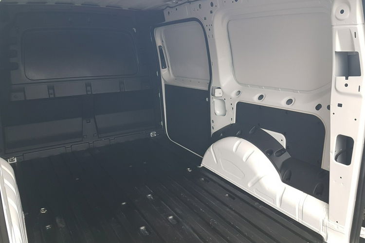 Volkswagen Caddy MAXI 2.0 TDI DŁUGI BLASZAK VAN FURGON KLIMA 6-BIEGÓW MANUAL zdjęcie 18