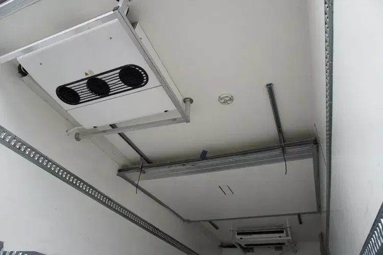 Mercedes Atego 1318 E6 4x2 / Chłodnia Cazaux 17 EPAL / Multitemperatura / Thermoking T-1000R zdjęcie 10