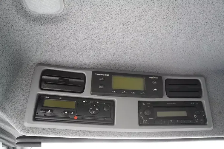 Mercedes Atego 1318 E6 4x2 / Chłodnia Cazaux 17 EPAL / Multitemperatura / Thermoking T-1000R zdjęcie 16
