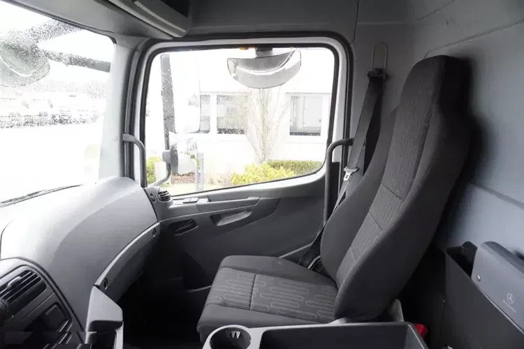 Mercedes Atego 1318 E6 4x2 / Chłodnia Cazaux 17 EPAL / Multitemperatura / Thermoking T-1000R zdjęcie 19