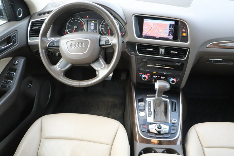 Audi Q5 automat, skóra, navi, podgrzewane fotele, zarejestrowany zdjęcie 10