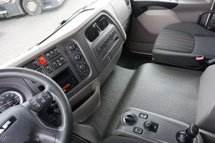 DAF LF / 260 / ACC / E 6 / FIRANKA / 18 PALET / DŁ. 7.2 M zdjęcie 9