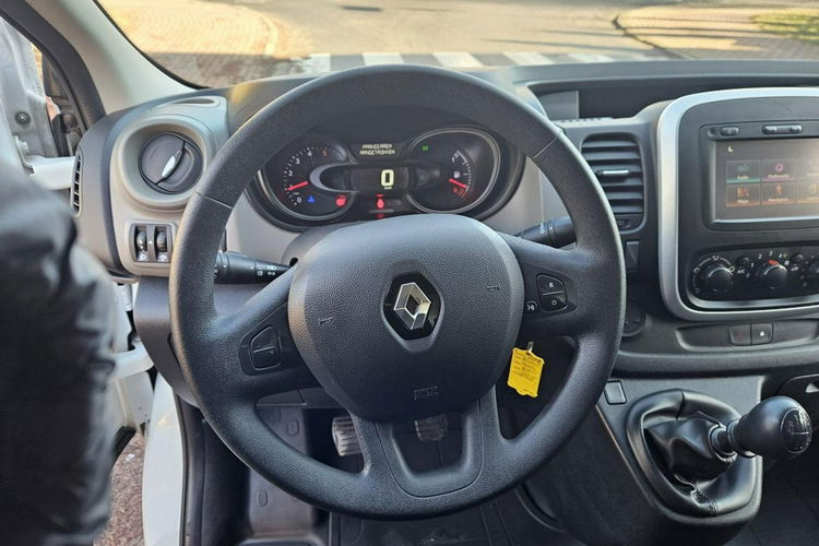Renault Trafic dCi bagażnik zdjęcie 9