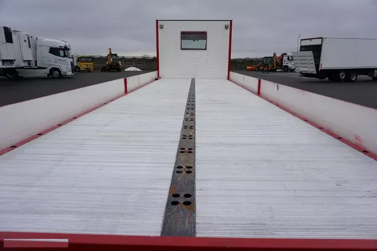 DAF CF / 410 / ACC / E 6 / SKRZYNIOWY + NAJAZDY / DŁ. 8,5 M / OŚ SKRĘTNA / ŁAD. 15 420 KG zdjęcie 36