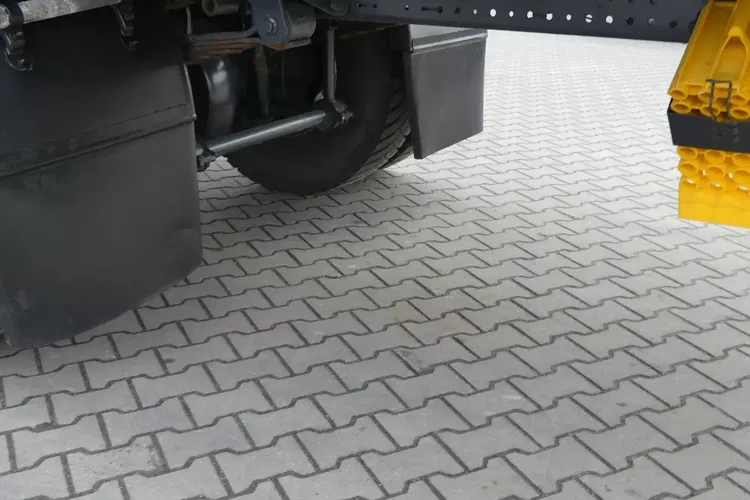 Iveco TRAKKER 310 / HDS FASSI F100 + SKRZYNIA 6.20 / MANUAL / zdjęcie 22