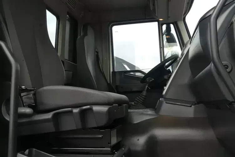 Iveco TRAKKER 310 / HDS FASSI F100 + SKRZYNIA 6.20 / MANUAL / zdjęcie 29