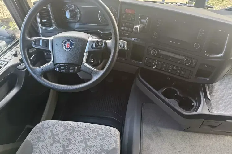 Scania R450 / EURO 6 BEZ EGR / RETARDER / STANDARD / AUTOMAT / zdjęcie 25
