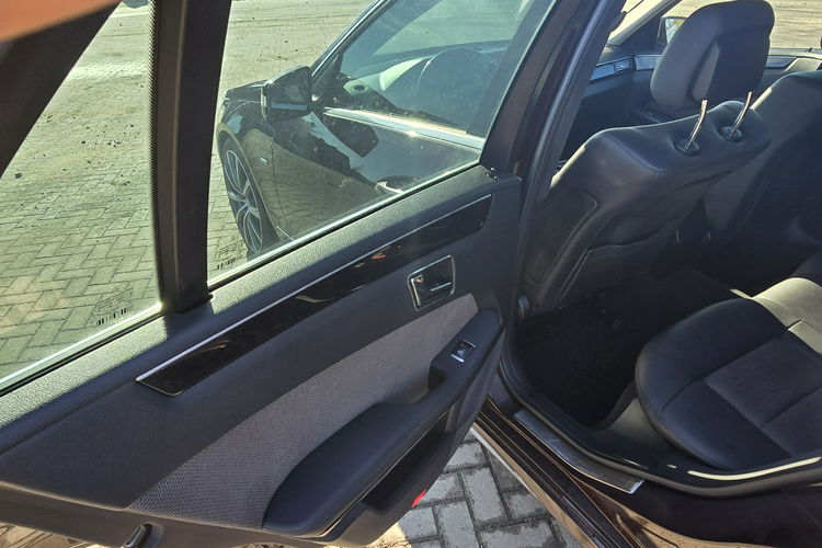 Mercedes E 200 2.0 Benz.Automat.Tempomat.Ledy.Xenony.. zdjęcie 15