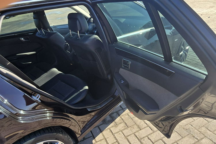 Mercedes E 200 2.0 Benz.Automat.Tempomat.Ledy.Xenony.. zdjęcie 20