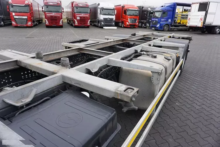 Mercedes zdjęcie 37