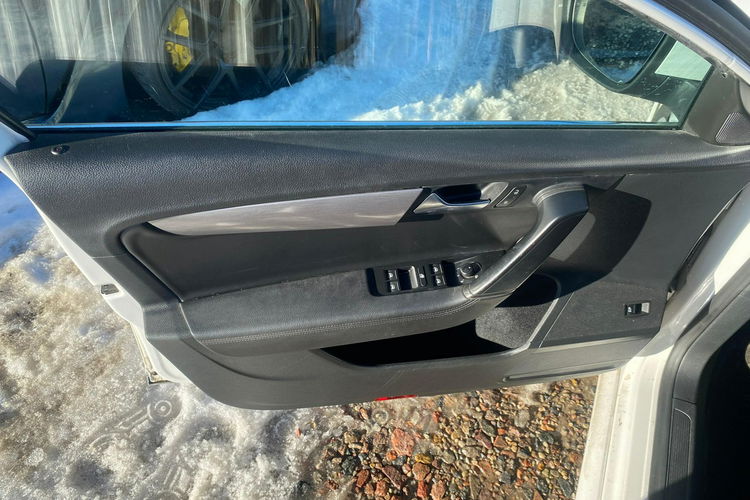 Volkswagen Passat 2.0tdi 177KM 4-Motion R-Line skóry ledy bi xenon Webasto 1.r. Gwarancj zdjęcie 45