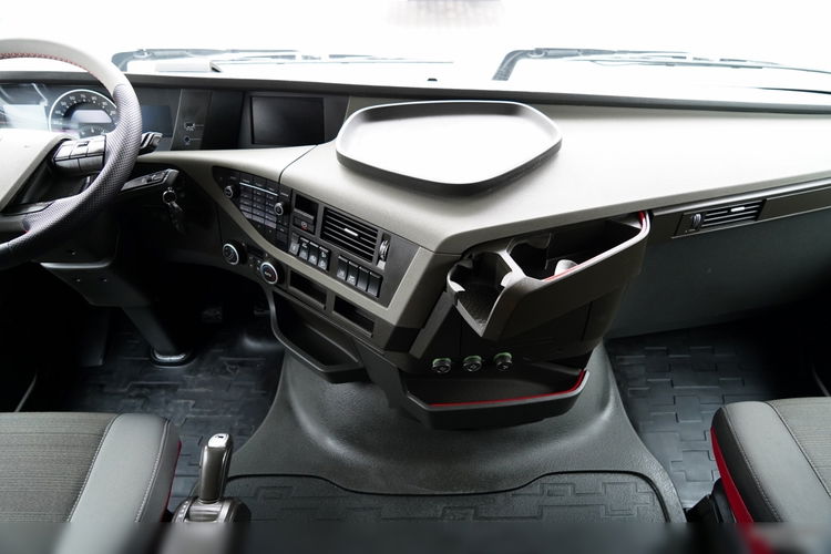 Volvo FH 500 / TANDEM PRZEJAZDOWY 120 M3 / WINDA / KLIMATYZACJA POSTOJOWA / + FRUEHAUF / OŚ PODNOSZONA / SAF / MOCNA PODŁOGA  4x2 zdjęcie 53