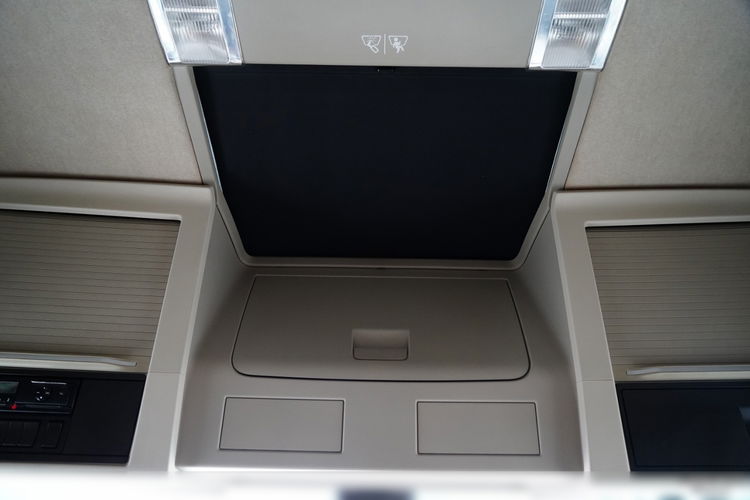 Volvo FH 500 / TANDEM PRZEJAZDOWY 120 M3 / WINDA / KLIMATYZACJA POSTOJOWA / + FRUEHAUF / OŚ PODNOSZONA / SAF / MOCNA PODŁOGA  4x2 zdjęcie 56