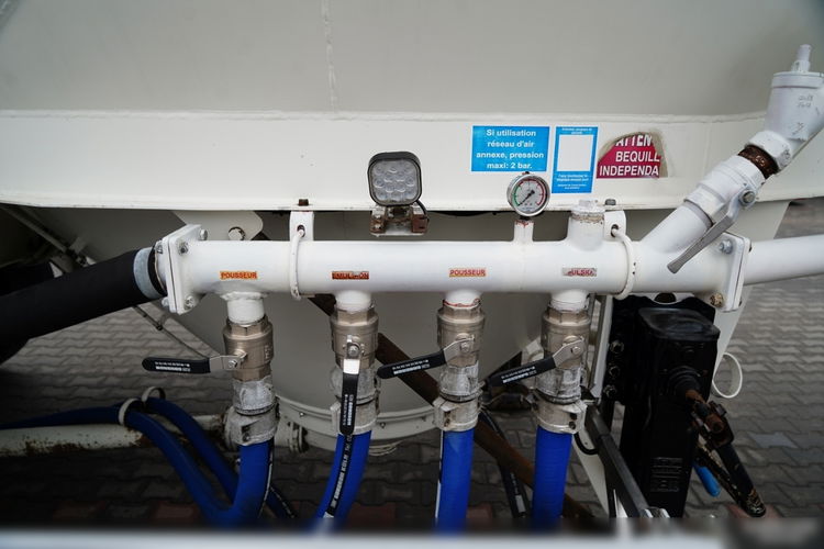 Feldbinder / CEMENTONACZEPA / 2 KOMORY / 37 000 L / SILOS / DO MATERIAŁÓW SYPKICH  / ALUFELGI zdjęcie 15