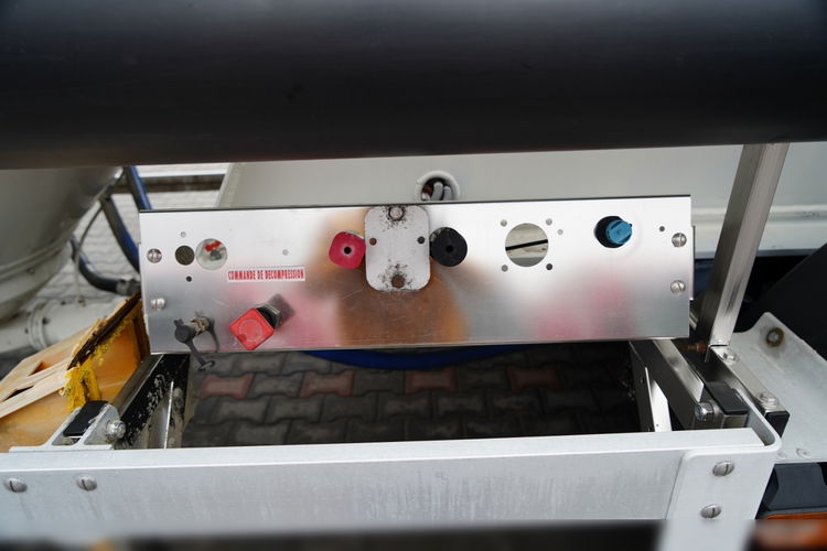 Feldbinder / CEMENTONACZEPA / 2 KOMORY / 37 000 L / SILOS / DO MATERIAŁÓW SYPKICH  / ALUFELGI zdjęcie 16