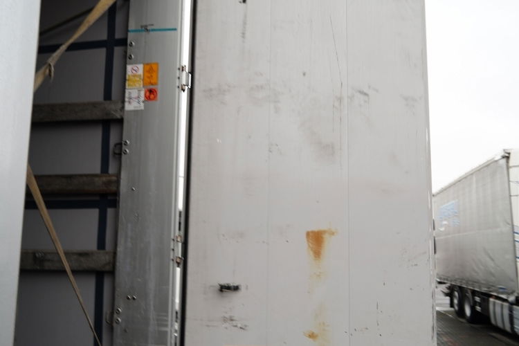 Wielton FIRANKA / MEGA / DACH PODNOSZONY / SYSTEM BDE - ROZSUWANE SŁUPKI / SAF / DACH ZBROJONY zdjęcie 14