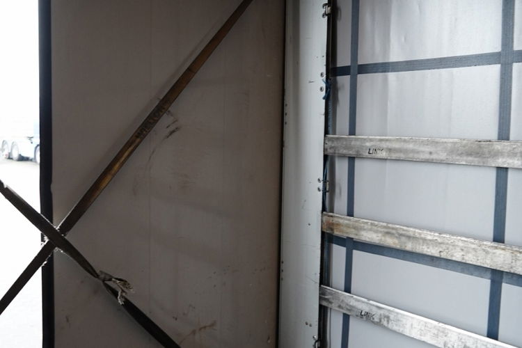 Wielton FIRANKA / MEGA / DACH PODNOSZONY / SYSTEM BDE - ROZSUWANE SŁUPKI / SAF / DACH ZBROJONY zdjęcie 20