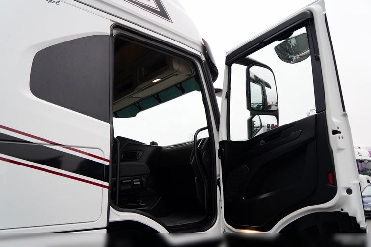 Iveco S-WAY / 510 / RETARDER / KLIMA POSTOJOWA / CAŁA NA PODUSZKACH  zdjęcie 38