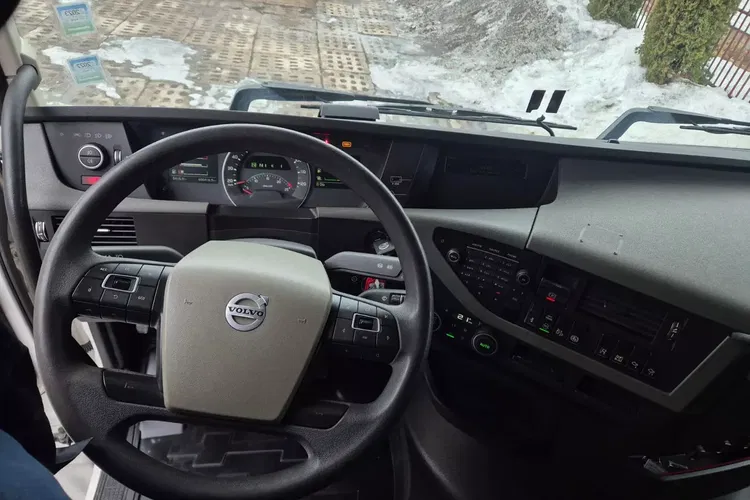 Volvo FH GLOBETROTTER zdjęcie 20