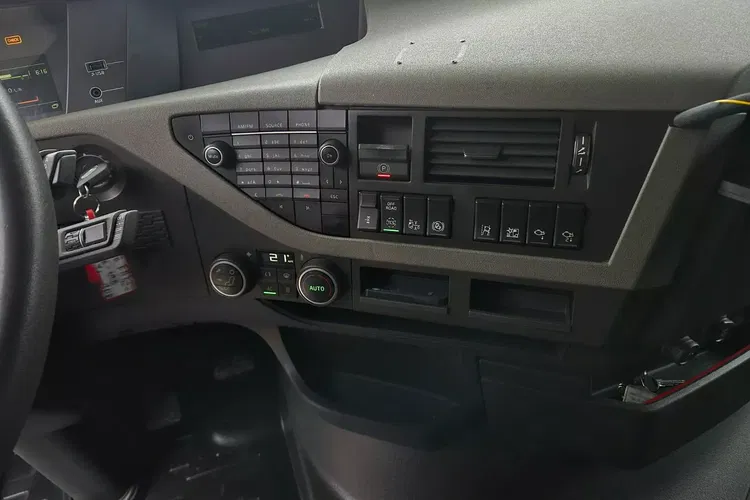Volvo FH GLOBETROTTER zdjęcie 21