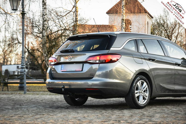 Opel Astra Z polskiego salonu  Piękny kolor  El. klapa - Led - 100% Oryginał zdjęcie 10
