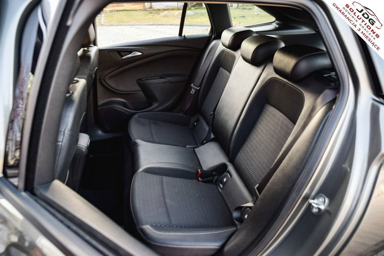 Opel Astra Z polskiego salonu  Piękny kolor  El. klapa - Led - 100% Oryginał zdjęcie 33