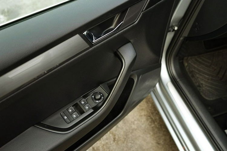 Skoda Superb 1,6TDI NAVI, Xenon, skóra, automat DSG, 2017r. zdjęcie 18