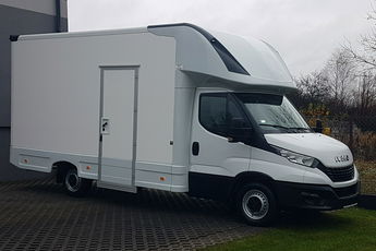 Iveco Daily KONTENER NISKOPODŁOGOWY 4.43x2.24x2.43 SKLEP BAR FOODTRUCK KAMPER AC