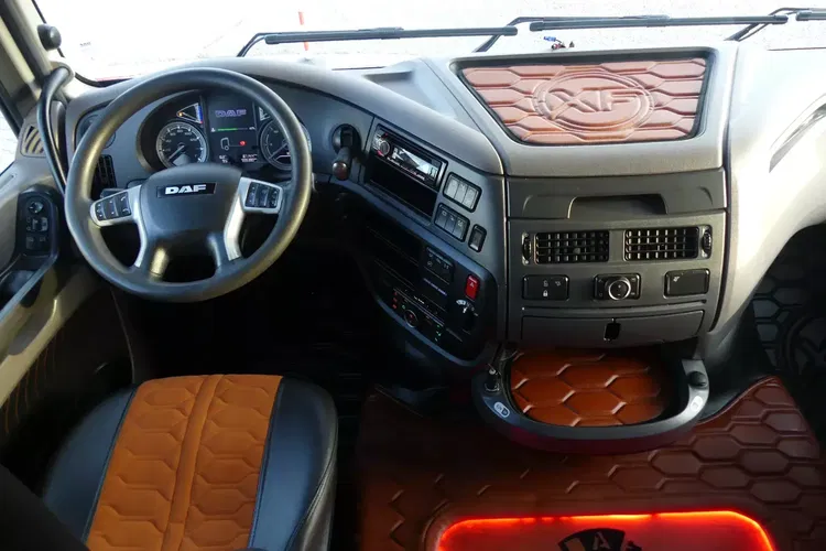 DAF XF 106.480 / LOW DECK / IDEALNY STAN / SUPER SPACE CAB / zdjęcie 27